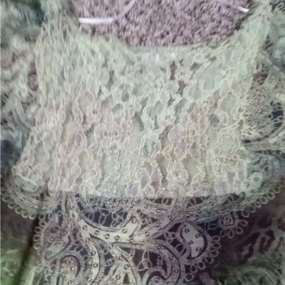 Green Patterned Blouse - Picture 4 of 4